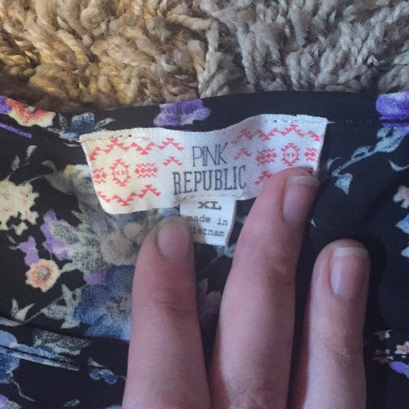 Pink Republic Blouse - Picture 3 of 3